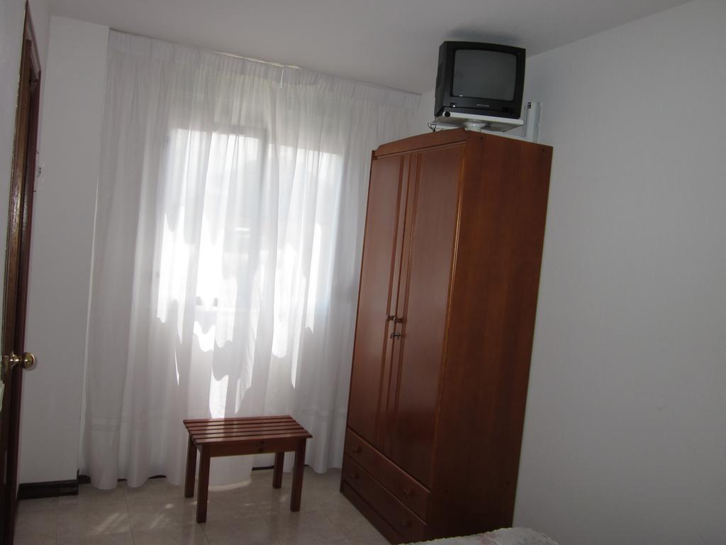 Habitaciones Lopez Azcona Noja Room photo